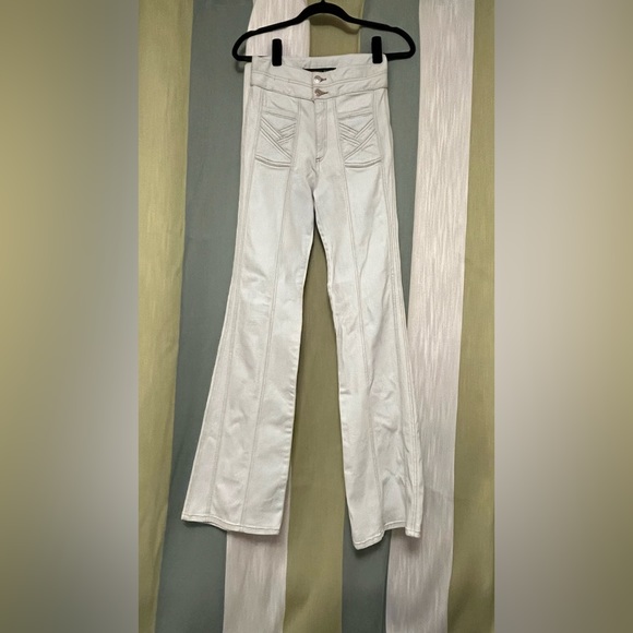 Veronica Beard Farrah jeans size 00. Never worn. 35” inseam. 11 inch high rise. - Picture 2 of 8